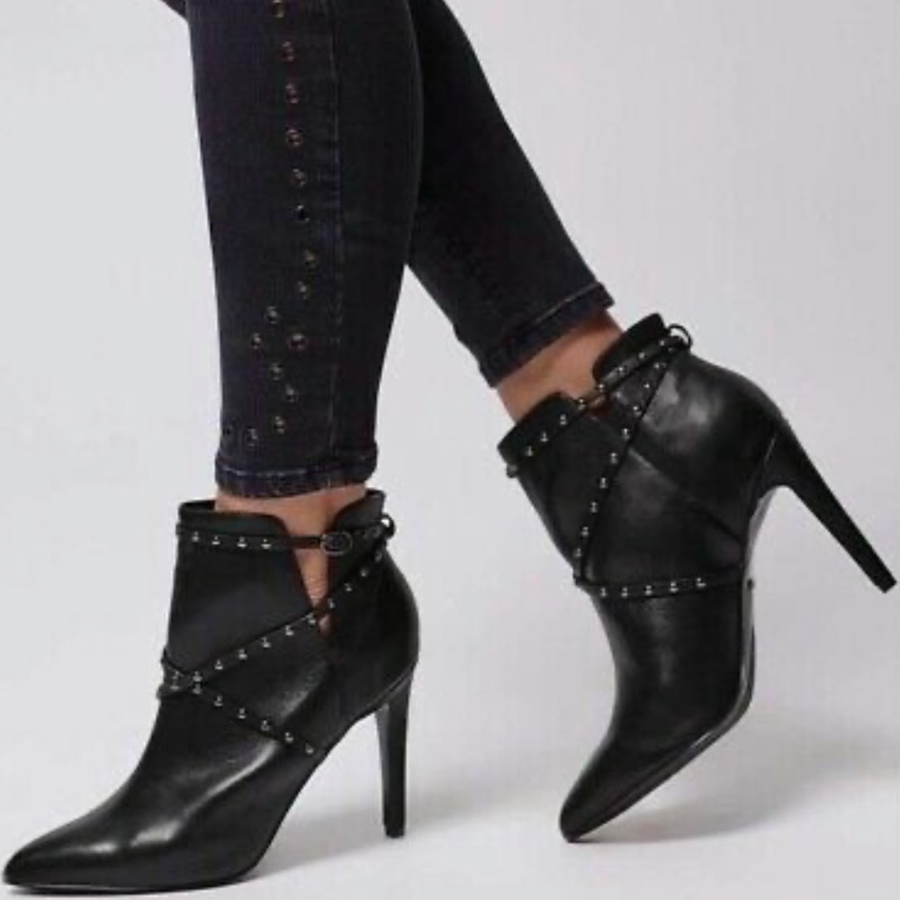 TOPSHOP HUMOUR STUDDED POINTY TOE BOOTIES